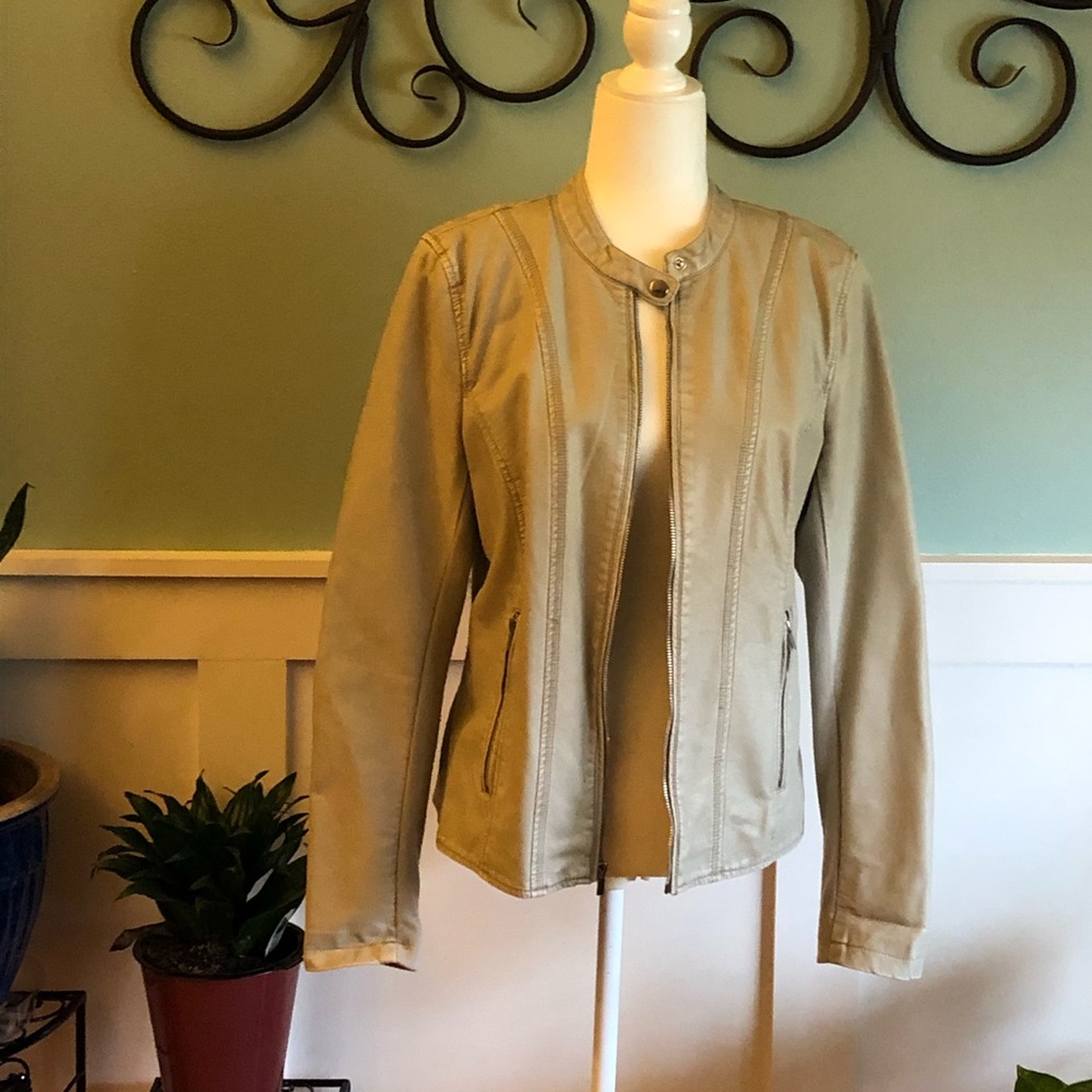 Jacket - Picture 5 of 7